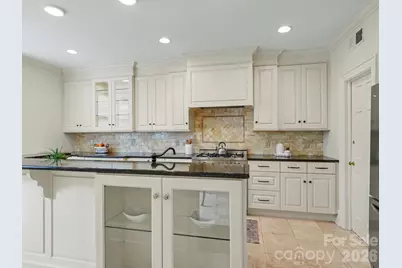 148 Perrin Place, Charlotte, NC 28207 - Photo 7