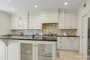 148 Perrin Pl, Charlotte, NC 28207 - Photo 7