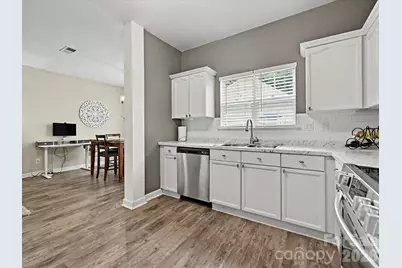 334 Bridal Veil Drive, Charlotte, NC 28217 - Photo 9