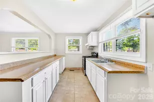 4418 N Sharon Amity Rd, Charlotte, NC 28205 - Photo 11
