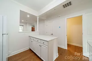 642 E 9th St, Charlotte, NC 28202 - Photo 13