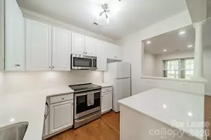 642 E 9th St, Charlotte, NC 28202 - Photo 11