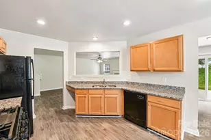 5904 Leawood Run Ct, Charlotte, NC 28269 - Photo 9