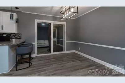 4900 Carriage Drive Circle, Charlotte, NC 28205 - Photo 5