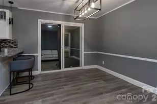 4900 Carriage Dr Cir, Charlotte, NC 28205 - Photo 5
