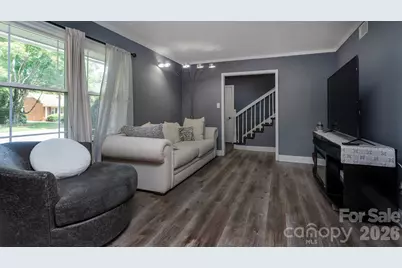 4900 Carriage Drive Circle, Charlotte, NC 28205 - Photo 3