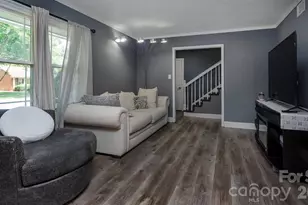 4900 Carriage Dr Cir, Charlotte, NC 28205 - Photo 3