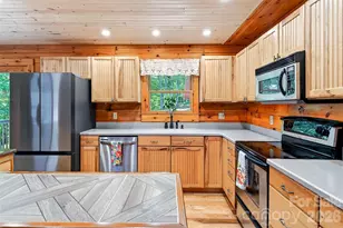 545 Mountain Crest Dr S, Marion, NC 28752 - Photo 9