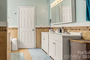 4816 Delprado Cir, Charlotte, NC 28216 - Photo 29