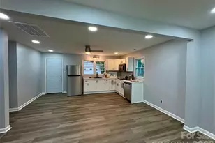 435 E Club Dr, Gastonia, NC 28054 - Photo 9