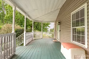 17 Captains Dr, Candler, NC 28715 - Photo 9