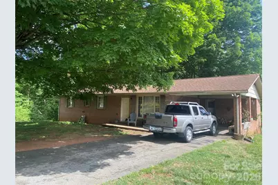 2071 Colonial Lane, Hickory, NC 28601 - Photo 3