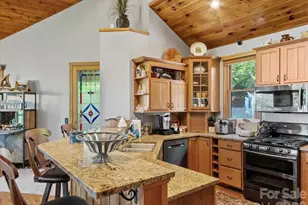 15 Ivy Point Ln, Burnsville, NC 28714 - Photo 11