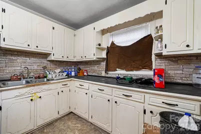 1311 N College Avenue, Newton, NC 28658 - Photo 15