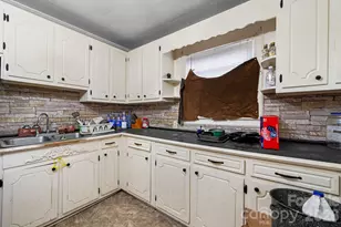 1311 N College Ave, Newton, NC 28658 - Photo 15