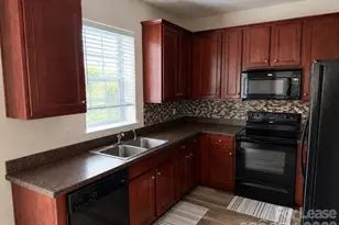 734 Lumber Ln, Charlotte, NC 28214 - Photo 3