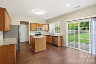 2910 Azalea Hills Dr, Charlotte, NC 28262 - Photo 9