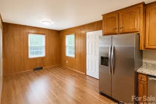 330 W 27th St, Newton, NC 28625 - Photo 9
