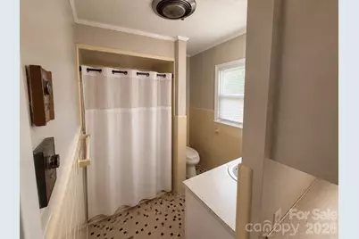 330 W 27th Street, Newton, NC 28625 - Photo 19