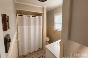 330 W 27th St, Newton, NC 28625 - Photo 19