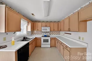 2205 Old Sparta Rd, Rocky Mount, NC 27804 - Photo 7