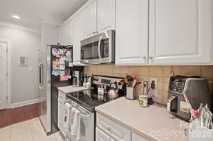 8829 Legacy Lake Ln, Charlotte, NC 28269 - Photo 11