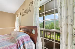 2216 Beans Creek Rd, Bakersville, NC 28705 - Photo 15