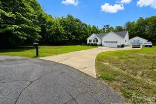 4583 Shawnee Ct, Maiden, NC 28650 - Photo 3