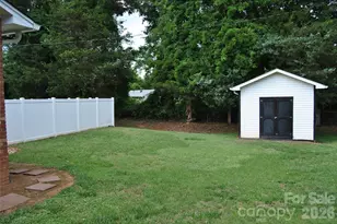 706 Hester Dr, Dallas, NC 28034 - Photo 21