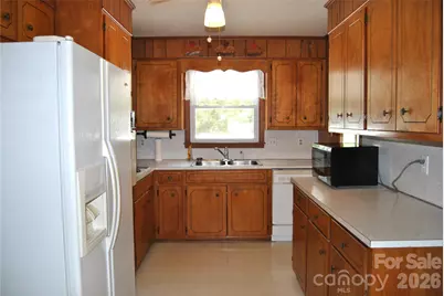 706 Hester Drive, Dallas, NC 28034 - Photo 5