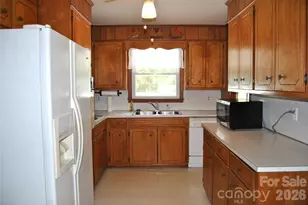 706 Hester Dr, Dallas, NC 28034 - Photo 5