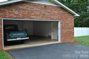 706 Hester Dr, Dallas, NC 28034 - Photo 19