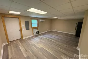 9064 Wildflower Ln, Newland, NC 28657 - Photo 27