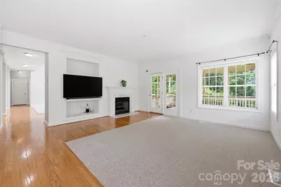 8526 Wren Creek Drive, Charlotte, NC 28269 - Photo 9