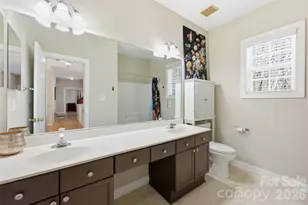 8526 Wren Creek Dr, Charlotte, NC 28269 - Photo 23