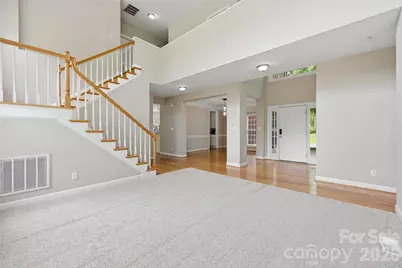 8526 Wren Creek Drive, Charlotte, NC 28269 - Photo 5
