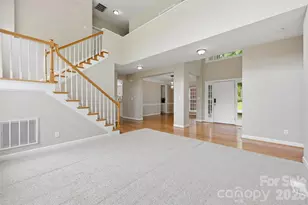 8526 Wren Creek Dr, Charlotte, NC 28269 - Photo 5
