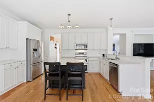 8526 Wren Creek Dr, Charlotte, NC 28269 - Photo 11