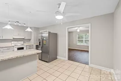 7301 Park Vista Circle, Charlotte, NC 28226 - Photo 11