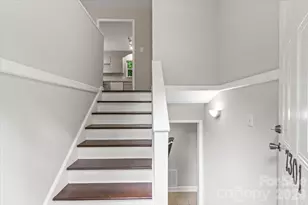 7301 Park Vista Cir, Charlotte, NC 28226 - Photo 3