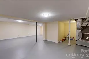 103 Woodfield Dr, Asheville, NC 28803 - Photo 37