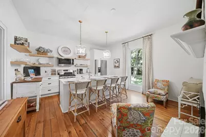 902 N Ashe Avenue, Newton, NC 28658 - Photo 7