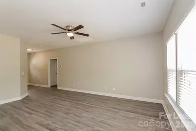 1300 W Walnut Avenue, Gastonia, NC 28052 - Photo 7