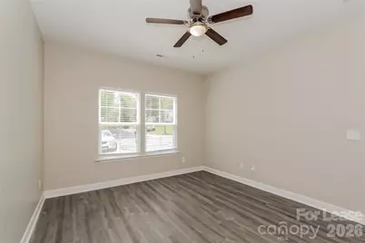 1300 W Walnut Avenue, Gastonia, NC 28052 - Photo 9