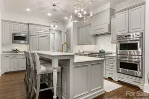2946 Wheelock Rd, Charlotte, NC 28211 - Photo 13