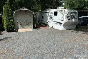 114 Oak St, New London, NC 28127 - Photo 31
