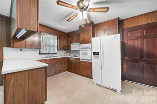 708 Mocksville Hwy, Statesville, NC 28625 - Photo 11