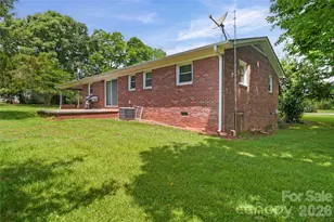 708 Mocksville Hwy, Statesville, NC 28625 - Photo 23