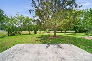 708 Mocksville Hwy, Statesville, NC 28625 - Photo 21