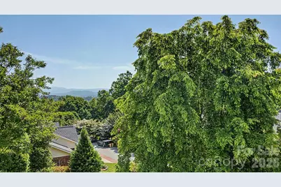606 Carriage Commons Drive, Hendersonville, NC 28791 - Photo 21